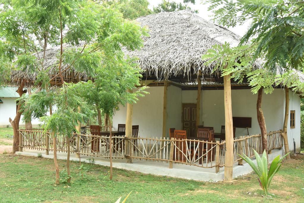 King'S Elephant Cabanas & Restaurant Tangalle Ngoại thất bức ảnh